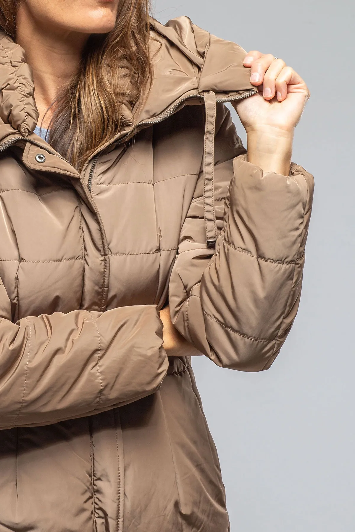 Mika High Collar Down Jacket In Sand